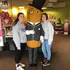 Meet your Posher, Izzy